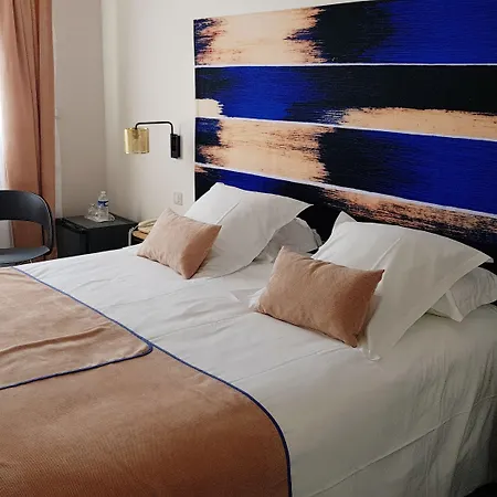 De Champagne Hotel 3*