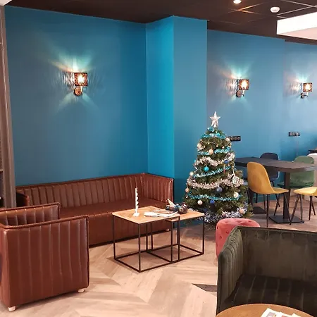 Otel De Champagne
