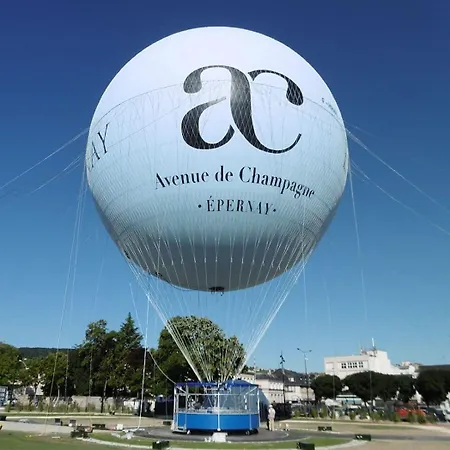 De Champagne Hotel 3*