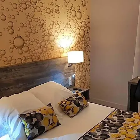 Hotel De Champagne 3*