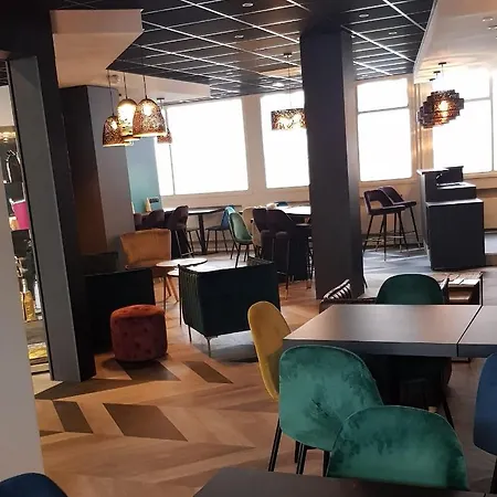 De Champagne Szálloda Épernay